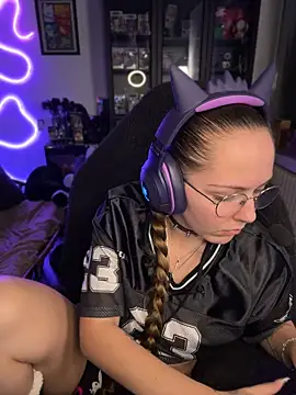 MaryPeach666 - Boobs Out + Pussy Pic