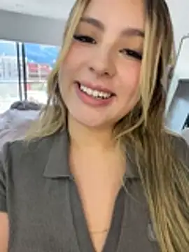 Cloee_Rainbow1 - Boobsjob with oil 💦🍒🍆🍒👋🏼🥵