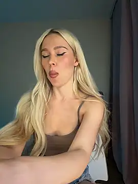 XDinnax - show boob