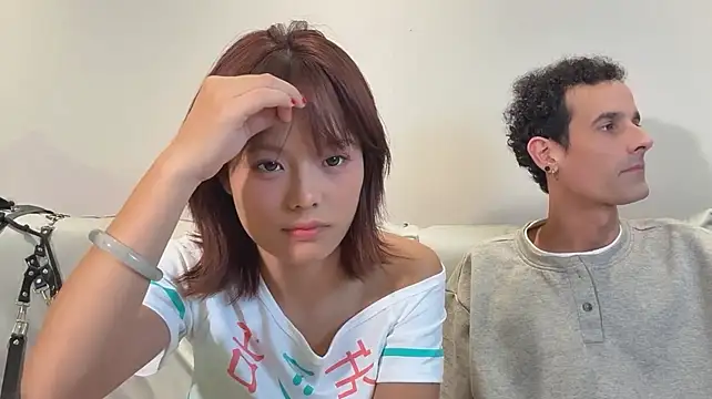 19cmfuck18girl - 脱掉妹妹的内衣