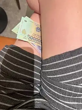 Meii-meyy - 让我的小穴在星巴克里潮吹 Make me squirt