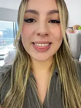 Cloee_Rainbow1 - Boobsjob with oil 💦🍒🍆🍒👋🏼🥵