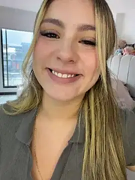 Cloee_Rainbow1 - A sexy dance for us + shake ass 🍑🥵🔥