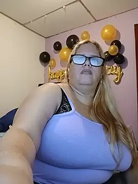EllisW8 - Ride Dildo Topless