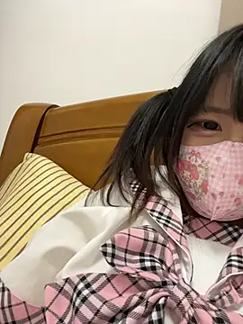 Yuemmy_6152 - 脱上衣五分钟