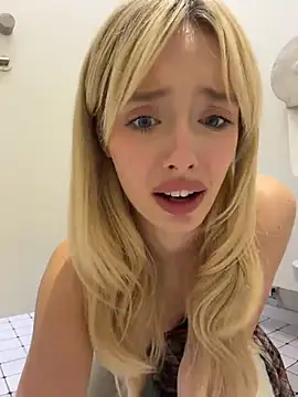 PollyLolly - knee-deep JEANS + Cameltoe ON WC
