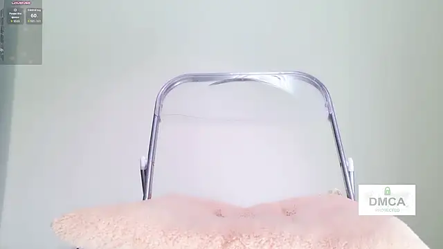 Vicki-66 - 全裸 带电动乳夹5分钟