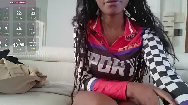 Sasha_Bellune - Lécher mon doigt eye contact😋