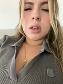 Cloee_Rainbow1 - Delicious Pussy Cloee 😈💦💦