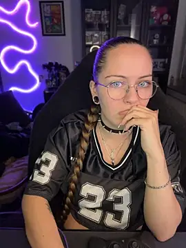 MaryPeach666 - Boobs Out + Pussy Pic