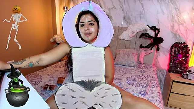 Sophiaamethystt - trick or treat sophiaaa nude lol 🐈‍⬛🎃