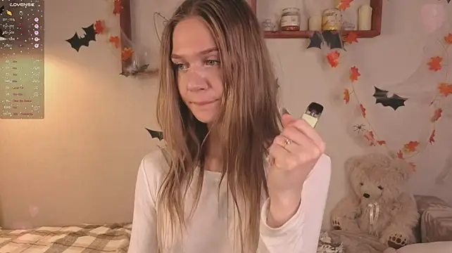SerenaCrystall - panties off, fingers on pussy