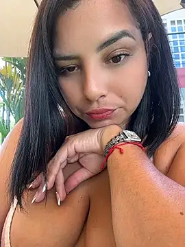 Sara-Vegaa - FUCK ME WITH THE DILDO IN PUBLIC