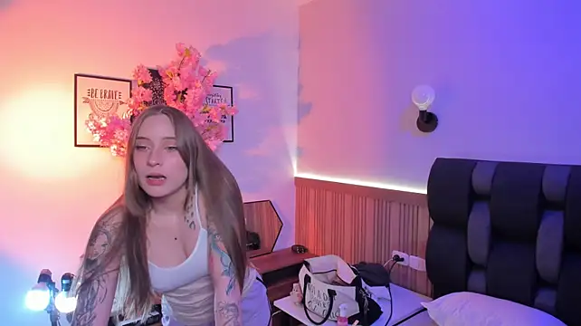 Siouxsie_cenobite - (∩^o^)⊃━☆ Naked + squirt (2 min control)