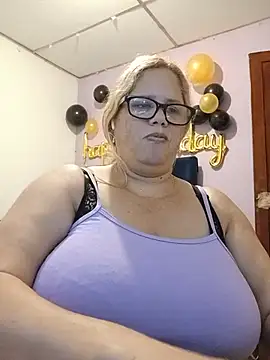 EllisW8 - Ride Dildo Topless