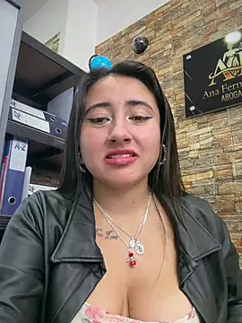 _Sarah-Office1 - Oil my boobs 🍒😈