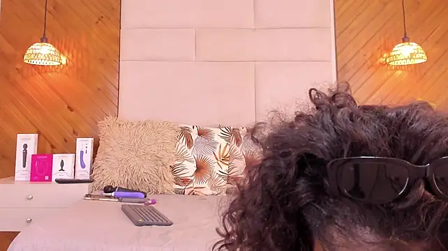 IvyAries1 - Sensual Walk and Dance (Show my Costume)