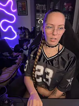 MaryPeach666 - Boobs Out + Pussy Pic