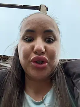 Beautydiamond - Squeeze my tits in the full caffe