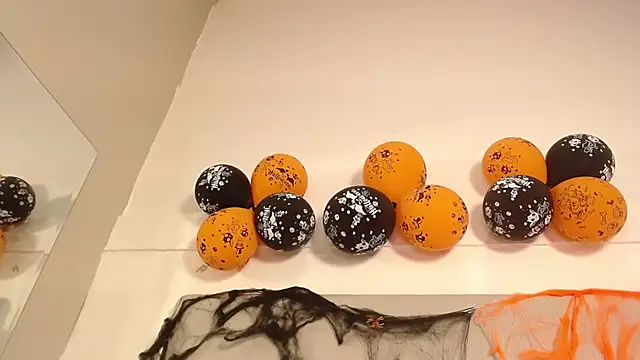 Queen_adhara - pop balloons