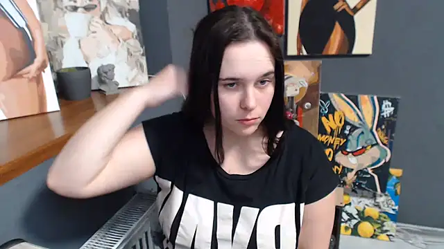 Mini_girly - show breasts
