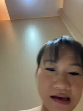 Wemroudeyu - 男厕洗手台！刺激自慰骚逼！来操我呀老公～最后完成目标的奖励小粉控制连接