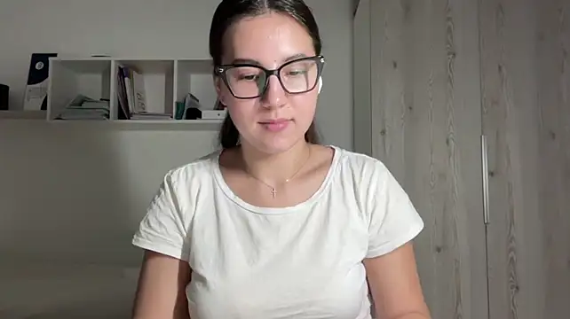 Rubymoonv - a little tease you with my panties😍