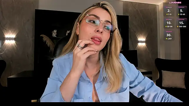 StacyWoods - Full Naked+Spank ass