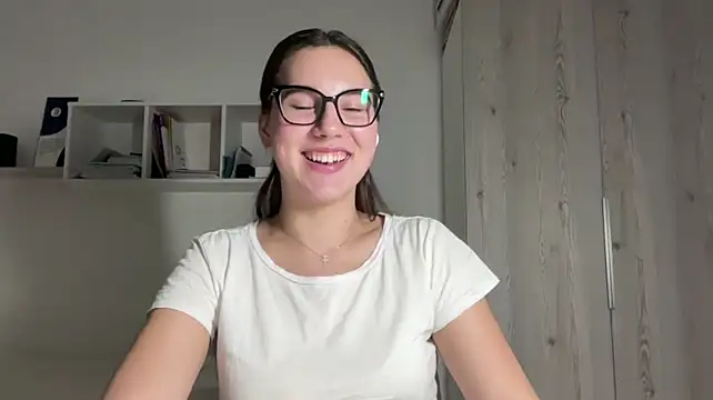 Rubymoonv - a little tease you with my panties😍