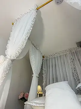 AmbarJenssen - Naked pillow humping