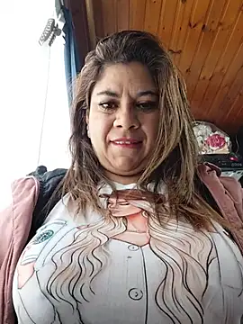 Laura-Hernandez - Shaking breasts in public
