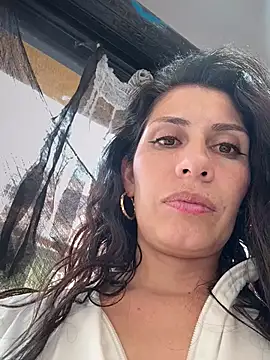 Alysson-- - 🍑show sexy butt on public🍑