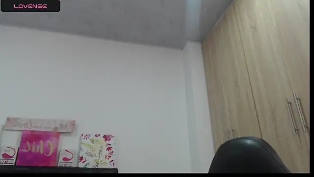BustyMilf_
