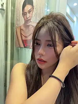 Selenaaaaa- - 原地服装店全裸抽插喷水，不关门，8tk/min
