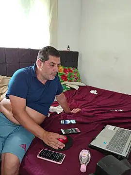 Hotandfierylatinos2023 - You're showing your boobs to the street