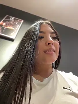 ValenAbravanel - FLASH BOOBS AT A COFFEE