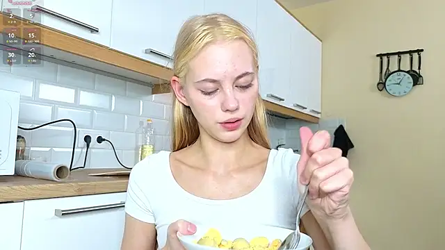HarriettKitty - SHOW MY SWEET TITS