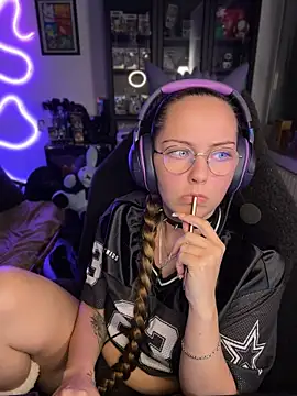 MaryPeach666 - Pussy close up + Live Pic