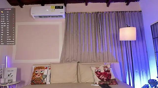 Emi_luv - 🍑Lets go to spank ass and squeeze 🍑