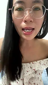 Caihong- - 支持小樱桃买化妆品变美，全裸2分钟