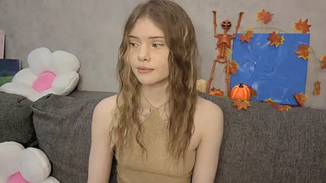 CarolinePepper - BLOWJOB SHY DILDO