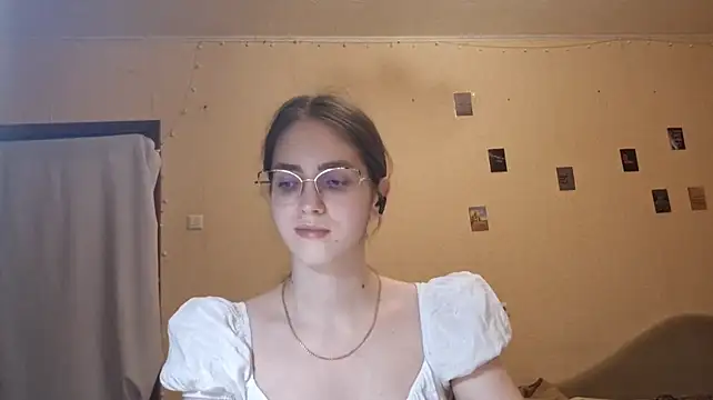 Katelemon - Pull the dress down so the bra is visibl