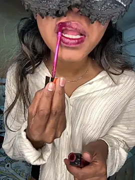 Too_yum_girl