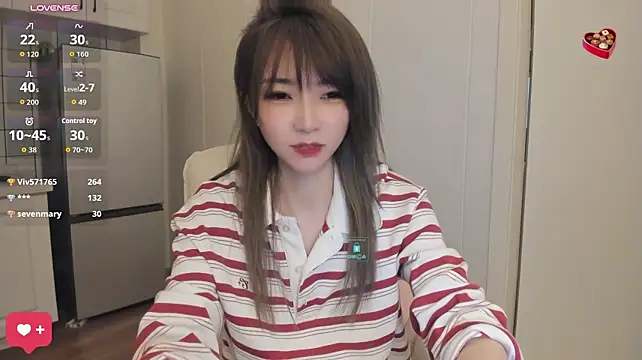 AnAn-o - 换性感衣服