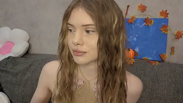 CarolinePepper - BLOWJOB SHY DILDO
