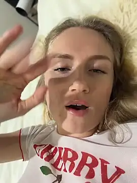 Olliebells - Tease boobs
