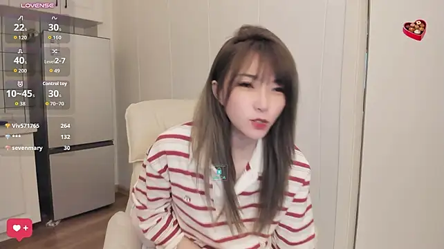 AnAn-o - 换性感衣服
