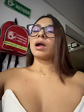 Amira_cute2 - put 2 finger inside pussy Sussy
