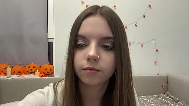 LisaPorse - show feet + smile face