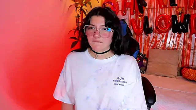 Seraphine_18 - toy in my pussy
